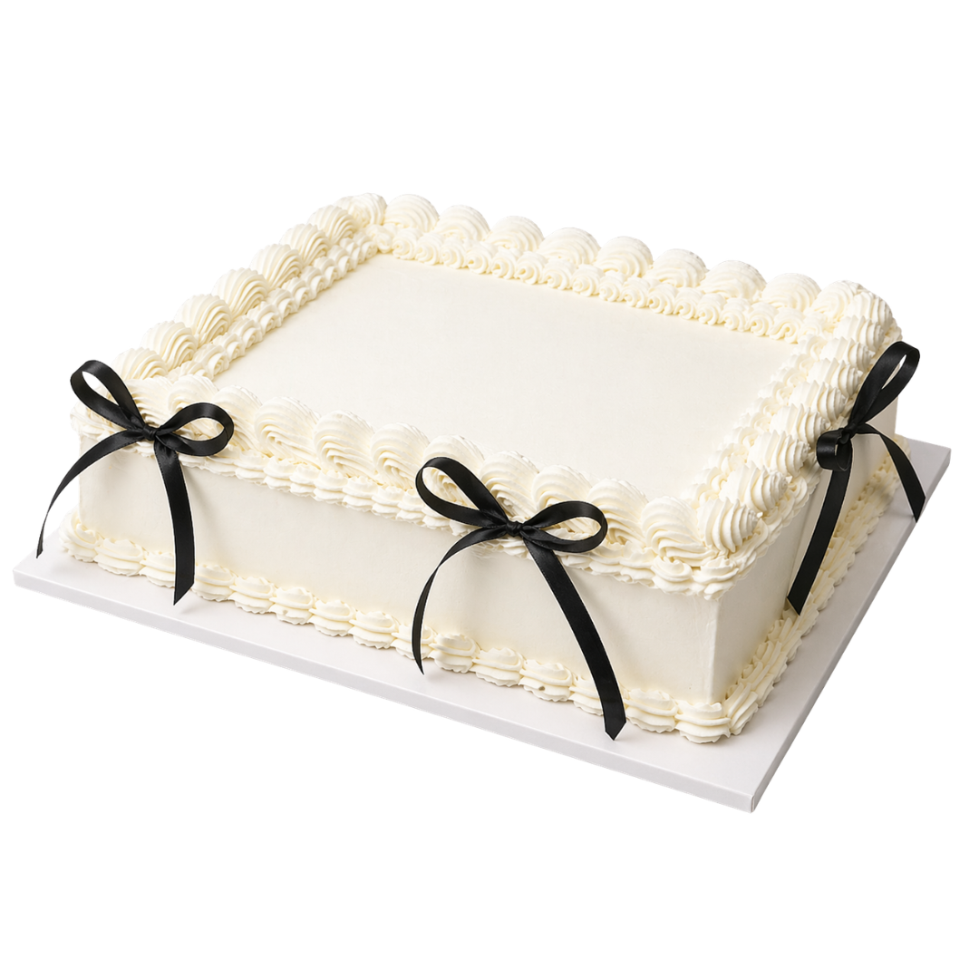 Kvadratinis tortas su grietinėlės aptepimu ir kaspinėliais, 37 Eur/kg