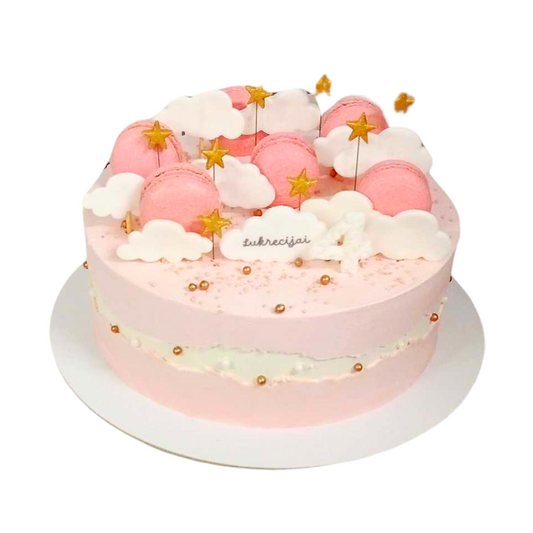 Tortas su Macarons ir įsmeigtomis dekoracijomis, 37 Eur/kg