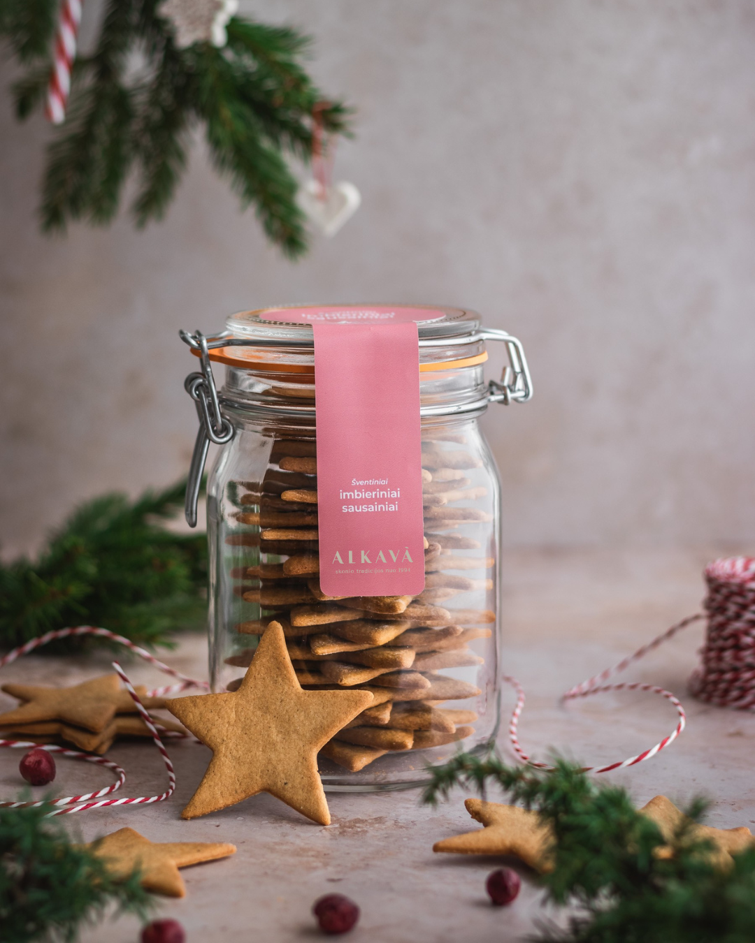 Imbierinės žvaigždutės stiklainėlyje